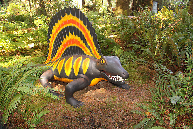 Illustration for article titled These Are The Weirdest Dinosaur Statues Ever
